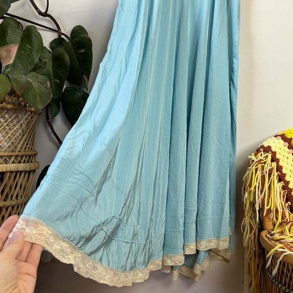 1940’s PLUS SIZE Joy Lingerie Co. Blue Satin Cream Lace Maxi Slip Dressing Gown - Picture 6 of 16